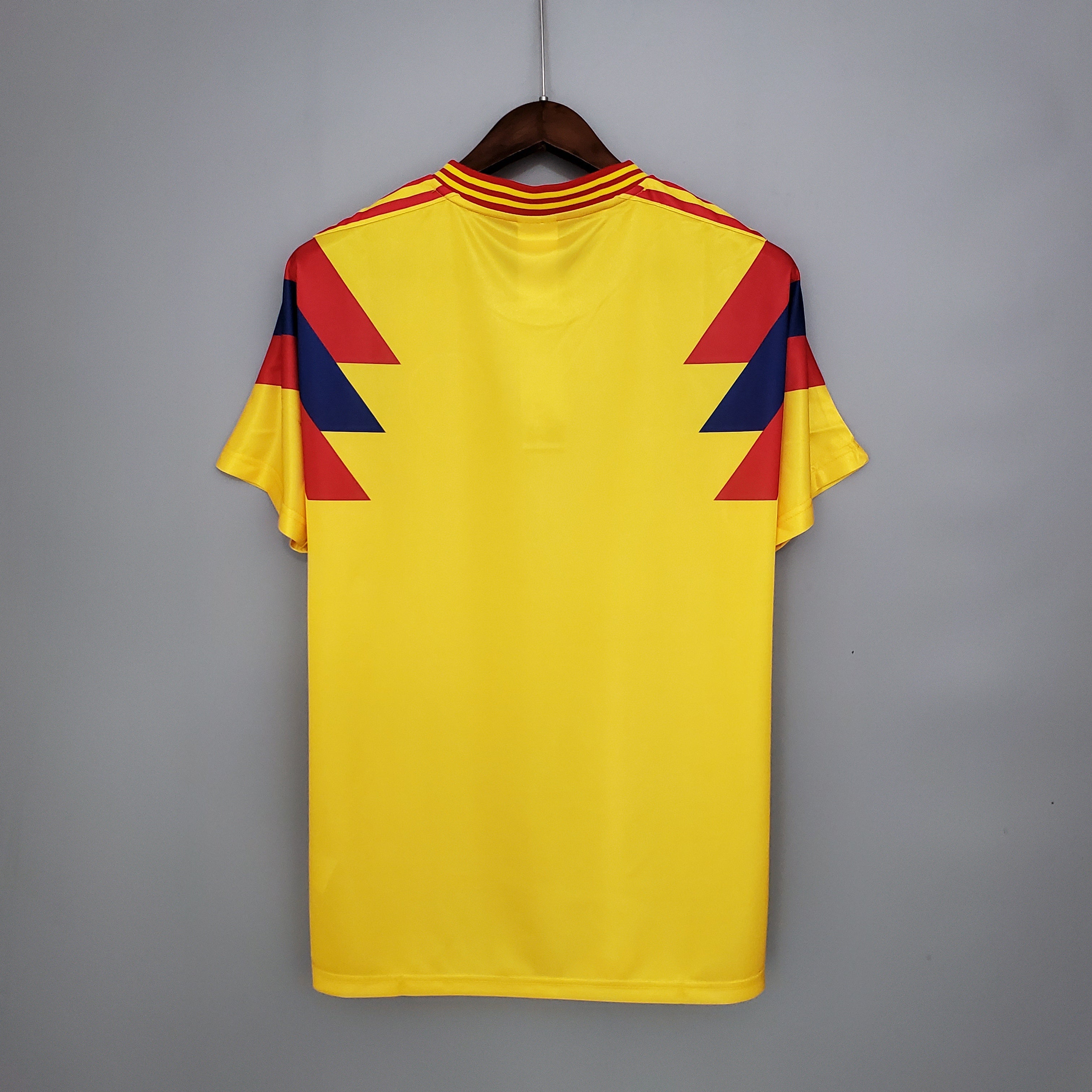 Retro Colombia 1990 Home